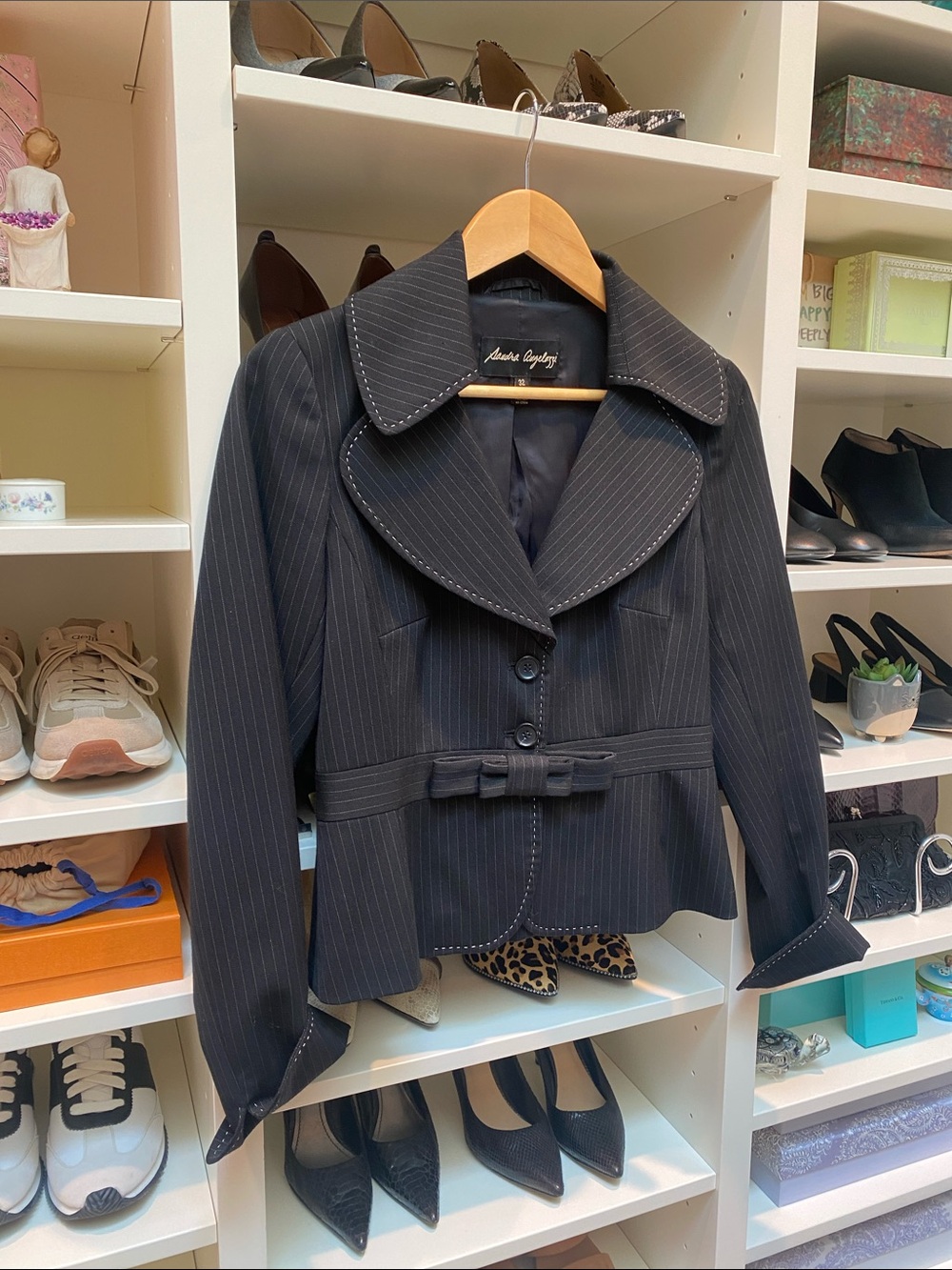 Sandra Angelozzi - Black Pinstripe Bow-Waist Blazer.  Like NEW.  SIZE 32 / 2